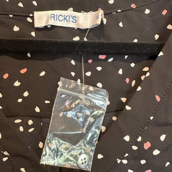 Women's Black Polka Dot Top - Picture 3 of 5